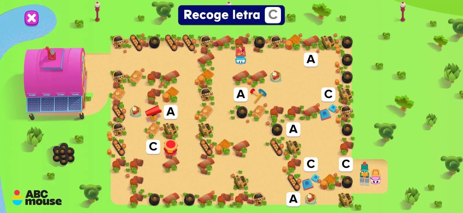 Letter-collecting maze game with the prompt "Recoge letra C" and a different arrangement of obstacles